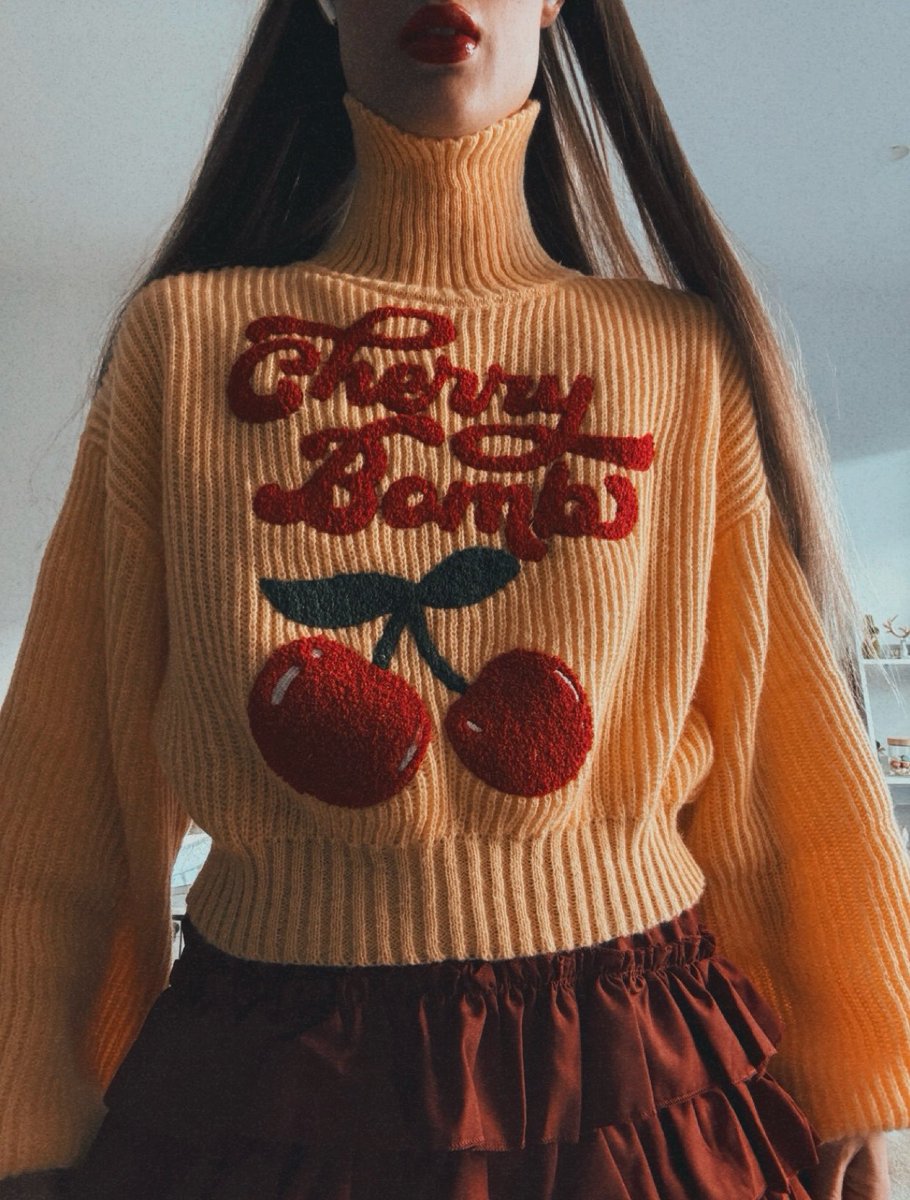 angievk14's tweet photo. not meant for winter ? Brrrr 🥵❄️ https://t.co/CQSF5d4oL8