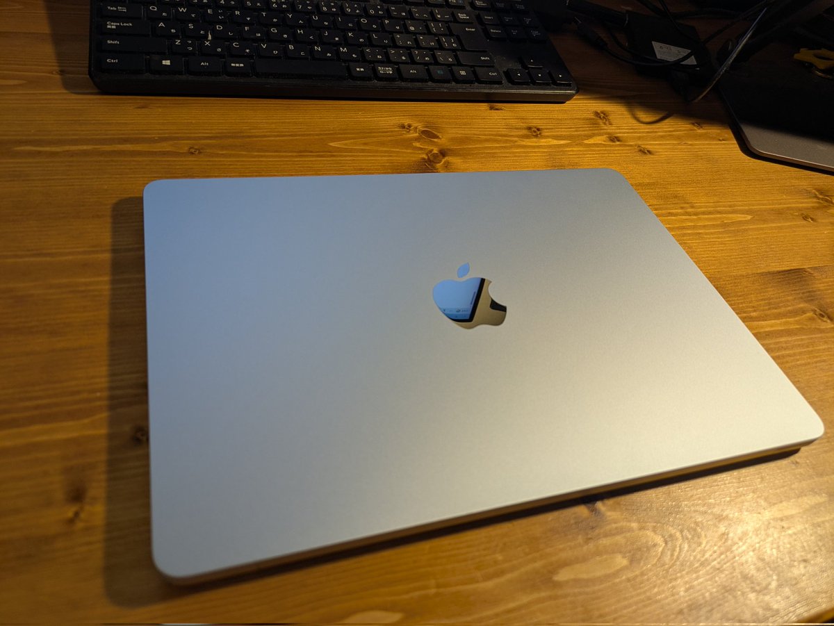 10数年ぶりに🍏ストアで買い物した
AirのM4チップ24GB,SSD512GB
先週認定整備品で急にサイトに出てきたから即ポチ！
爆速だか操作しばらく慣れない..