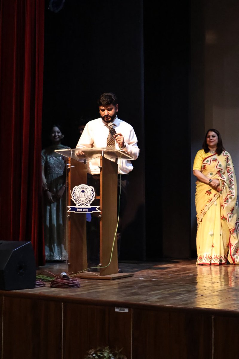 sdg4all's tweet photo. The students showcased exceptional talent while gaining cross-cultural sensitivity &amp; the ability to connect beyond boundaries.

#GlobalPerspectiveIndianValues  #LanguageFest @ashokkp @y_sanjay @pntduggal @kandhari_ekta @GI_MMB_NewDelhi @cbseindia29 @Dir_Education @EduMinOfIndia https://t.co/AHB6VFauAS