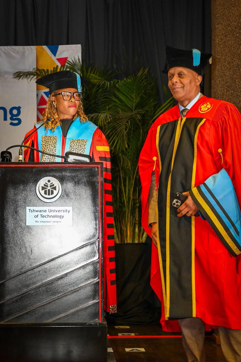 tumisole's tweet photo. A well deserved recognition! 

Congrats 16v Dokotela 

Big ups  @Official_TUT 🇿🇦👏🏿👏🏿 https://t.co/Nd2SzUCJsK