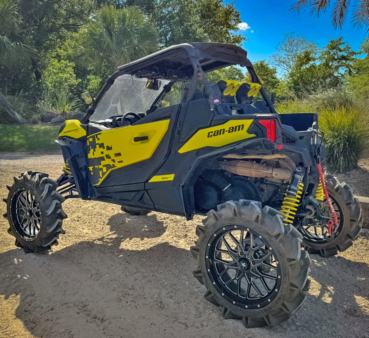 superatvtweet's tweet image. 🔥 @adamsoffroadllc got this @CanAm ready to ride hard! They installed a #SuperATV 4-inch GDP portal gear lift kit, #AtlasPro Series High-Clearance A-arms with @kellerperformanceproducts ball joints, and some mud tires! Another weapon on the trails! 💪⚙