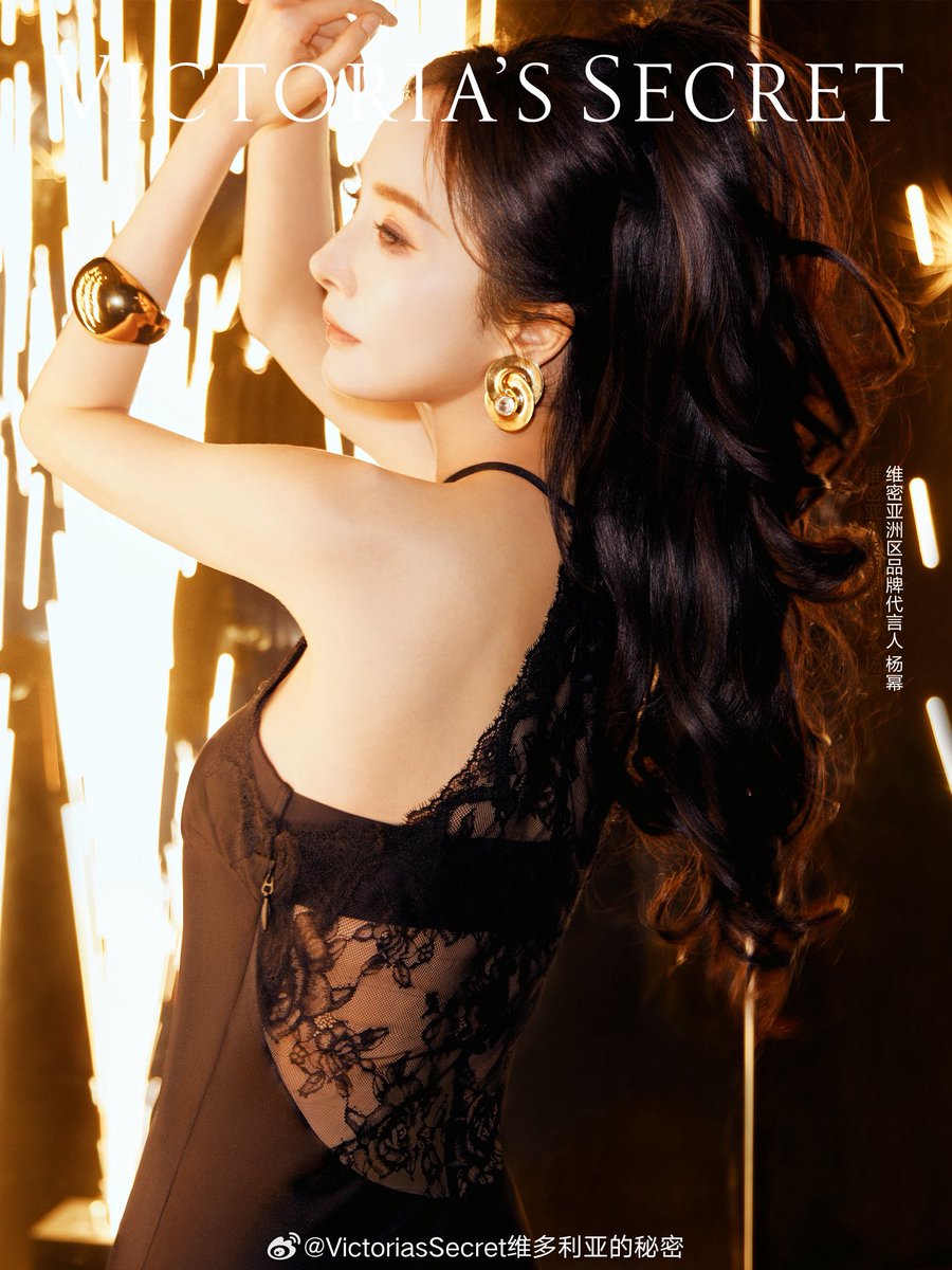yangmicambodia's tweet photo. The hottest 🔥🔥🔥

Yang Mi  x Victoria's Secret 

#YangMi #杨幂 #MiniYang
#victoriassecret #victoriasecrets
【Yang Mi, Victoria's Secret Asia Brand Ambassador】 https://t.co/uS6909Lmh9
