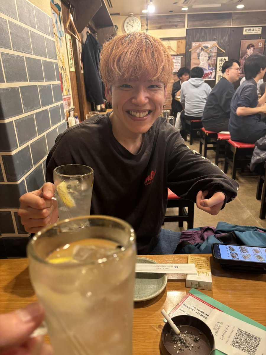 KONI_ke_'s tweet photo. ラスタ新ネタライブでした
サンミュージックのシャンクスと飲みました https://t.co/M2fyqo9cIh