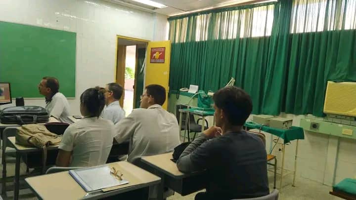 🔬✅ Fructífera jornada en el Laboratorio de Cirugía Experimental de la #UCMVC
Proyecto: "La Simulación en la enseñanza de Ciencias Quirúrgicas"

🎯 Teoría y práctica aliadas por la excelencia.
✨ #CrecerConLaExcelencia #SimulaciónClínica #Cirugía
