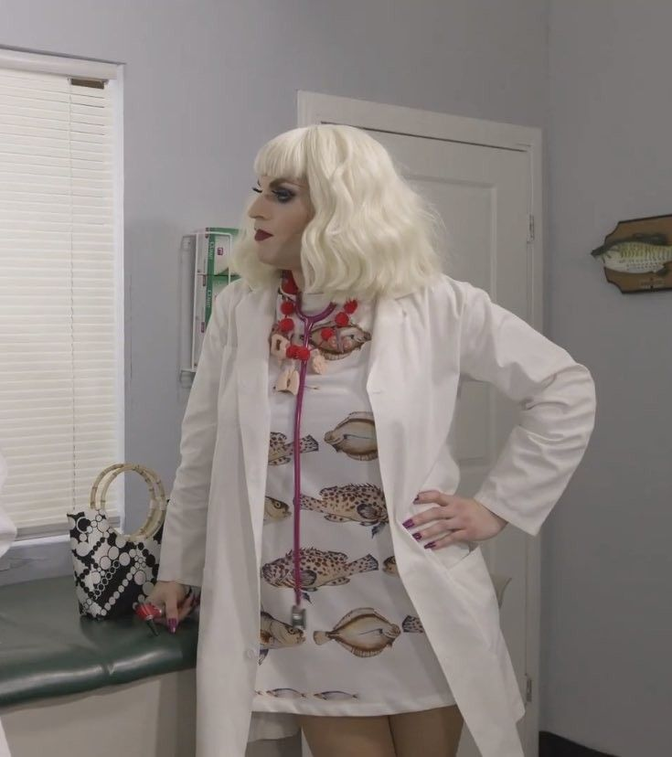 itsemmab50's tweet photo. If this is Katya's doctor then she's going to be just fine https://t.co/Aylqj9z629