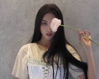 레이트드 tweet media