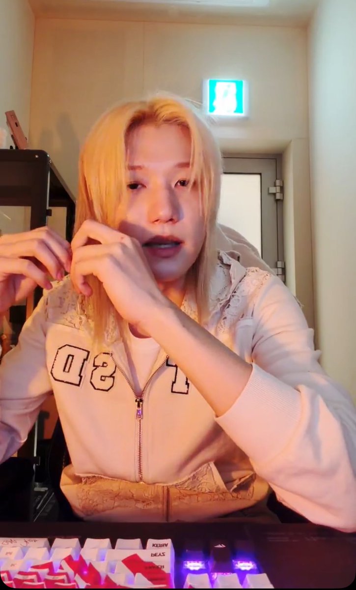 ⋆｡˚ sofee ˚ʚ♡ɞ˚ tweet media