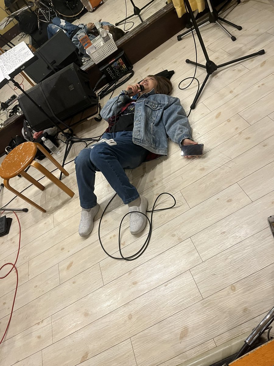 THEM0228's tweet photo. 5月3日のライブに向けてバンドリハしてきました！
vo.ひろみは退院直後ですが力強い歌声です🎙️
本番も頑張ります。
応援よろしくお願い致します😊✨ https://t.co/x9VDc7wre8