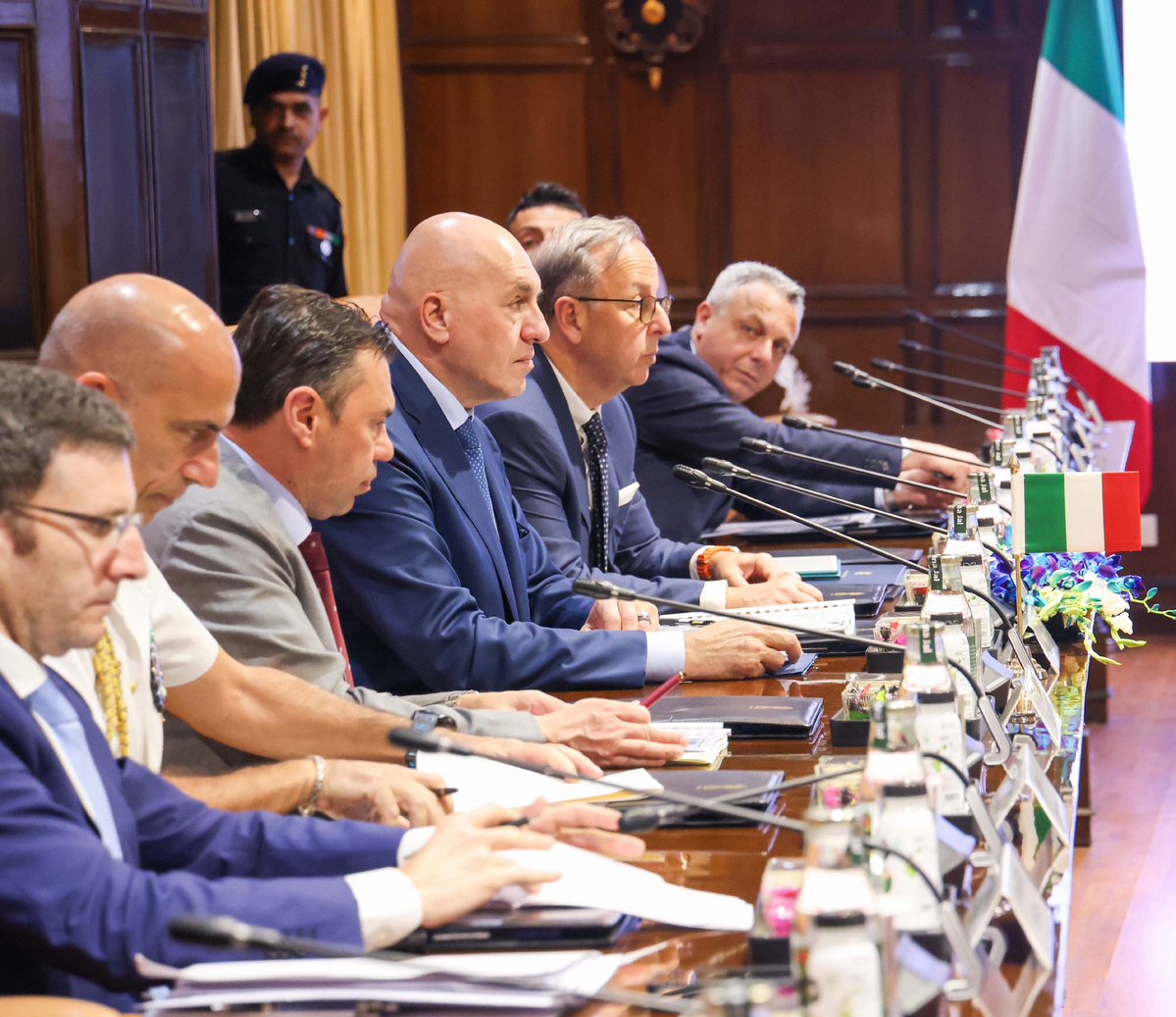 DefProdnIndia's tweet image. Raksha Mantri Shri Rajnath Singh held a bilateral meeting with Minister of Defence of Italy Mr Guido Crosetto at Manekshaw Centre, #NewDelhi on April 30, 2026. 

🔸Both Ministers reiterated that the India-Italy Strategic Partnership is based on shared values of peace, stability,