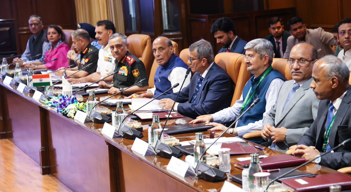 DefProdnIndia's tweet image. Raksha Mantri Shri Rajnath Singh held a bilateral meeting with Minister of Defence of Italy Mr Guido Crosetto at Manekshaw Centre, #NewDelhi on April 30, 2026. 

🔸Both Ministers reiterated that the India-Italy Strategic Partnership is based on shared values of peace, stability,