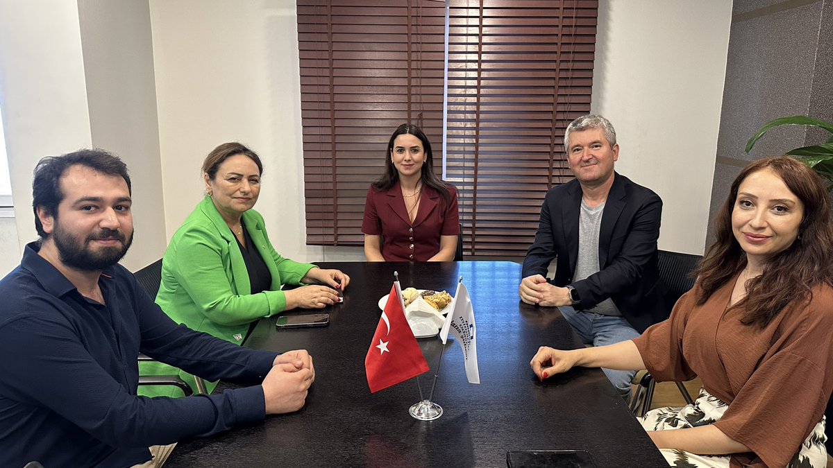 muzeyyensevkin's tweet photo. TMMOB Mimarlar Odası Adana Şube Başkanı Canan Aksu ve Yönetim Kurulu üyelerine “Hayırlı olsun” ziyaretinde bulunduk. 

Misafirperverlikleri için teşekkür ederim. https://t.co/XbzwaGQDMe