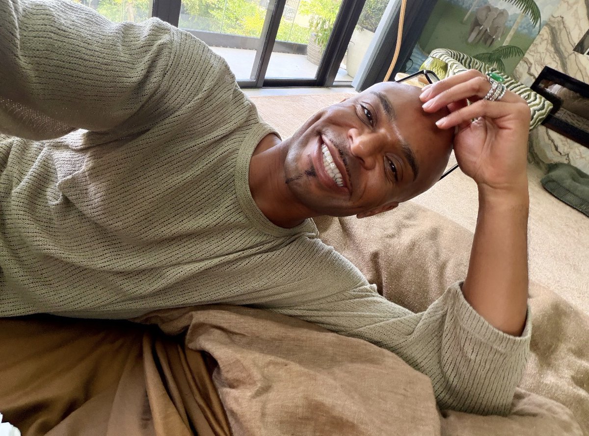 TLTravisLondon's tweet image. Happy Thursday!
Almost the weekend…
and honestly, there’s no place I’d rather be than home🩵

#CozyVibes #HomeSweetHome