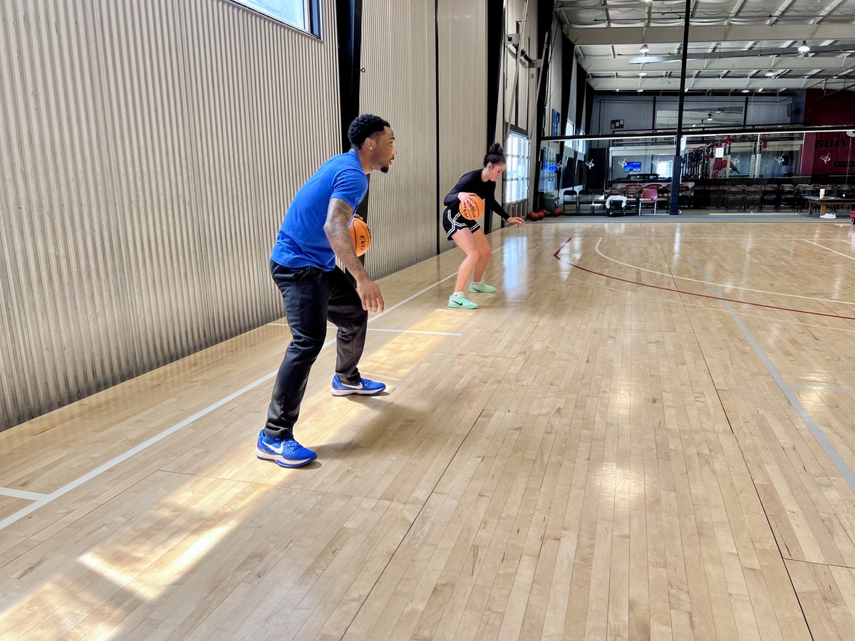 CoachBarnes1's tweet photo. If you’re gonna bet on somebody, bet on YOURSELF. No one will see your vision like you do. No one will put in the work for you. No shortcuts, no waiting on approval... just consistency, discipline, and showing up every single day.

Live with it if you fail. But don’t live with wondering what could’ve happened if you went all in. 💯