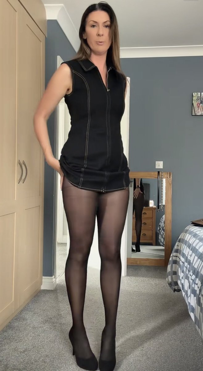 HeelsTights's tweet photo. She is gorgeous #tights #heels https://t.co/Si1qAkeMP2