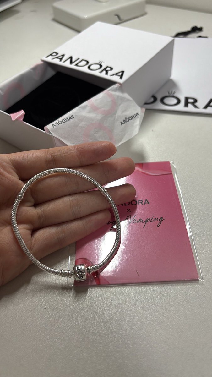 pchom0's tweet image. wts | ขาย

pandora moments snake chain size 20 cm
2100฿ พร้อมการ์ด (ซื้อมาผิดไซส์ยังไม่เคยใส่)

#Pandora #PandoraUnlockLovewithKengNamping
