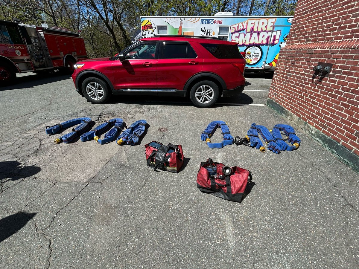 Readingfire's tweet photo. Crews from group 1 recently reviewed our standpipe firefighting equipment and apartment hose line stretches. This equipment and these tactics would be used should we respond to a fire in one of the larger buildings in town including many of the large apartment buildings. https://t.co/oFtXwdoH9i