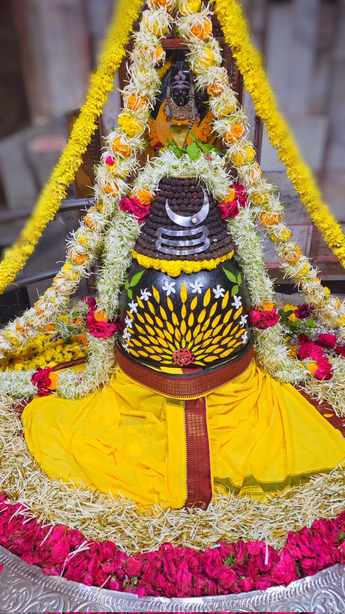 Somnath_Temple's tweet photo. श्री अहल्याबाई मंदिर, प्रभासक्षेत्र - गुजरात (सौराष्ट्र)
दिनांक: 30 अप्रैल 2026, वैशाख शुक्ल चतुर्दशी - गुरुवार
04268901
#somnath #mahadev #shivji
#bhakti #somnathlivedarshan #somnathtemple #JaiSomnath
#SomnathSwabhimaanParv https://t.co/Vt7MUcLKPS