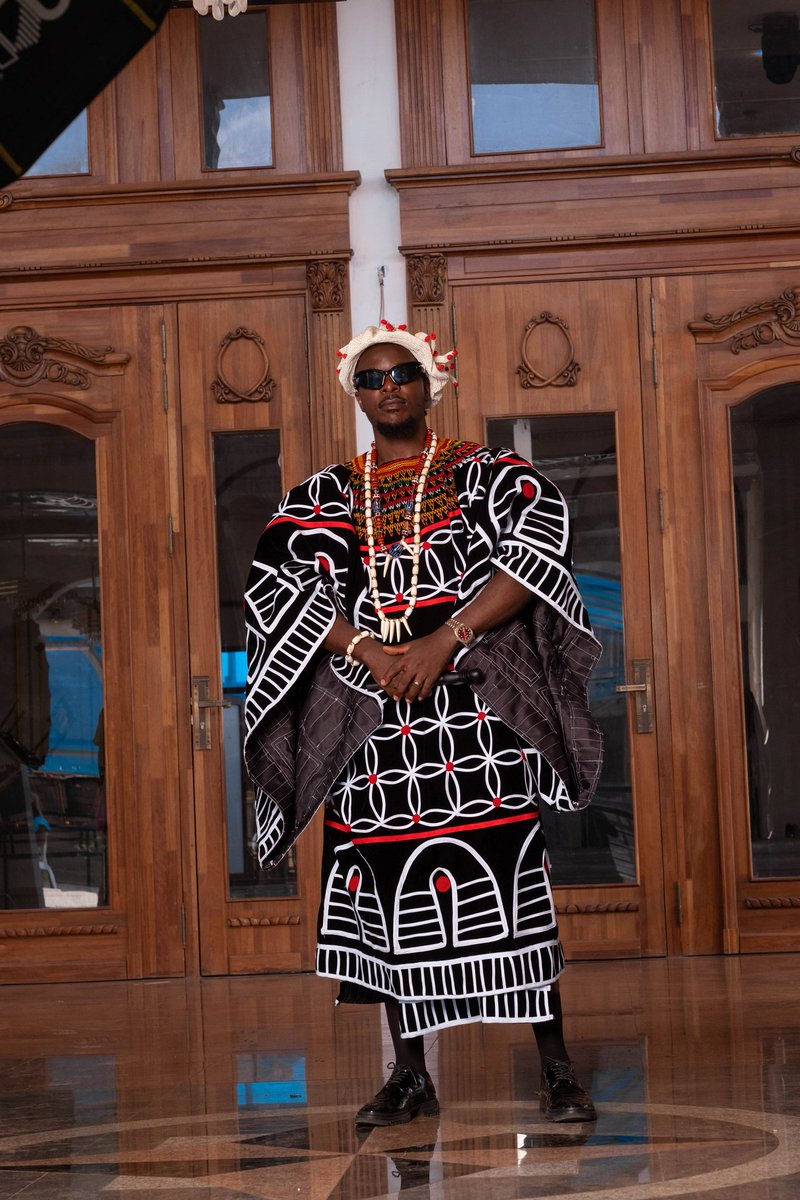 Ezbiye_official's tweet image. AfomaKhiLuakom👑💪

 Kom and Proud💯🇨🇲

Outfit by: @Timfashion237
📸📸by: @focus_unveil

#cameroon #bamenda #kom #fyp #toghu