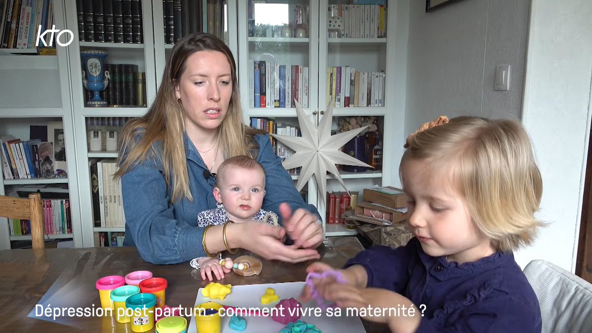 KTOTV's tweet image. Pendant une #dépression post-partum, les femmes peinent à se reconnaître comme mères et à ressentir l’attachement qu’elles pensaient éprouver pour leur enfant. Comment vivre sa #maternité dans ces conditions et ne pas culpabiliser ?

👉 #ViesDeFamille : youtu.be/1GAcWiySVEk