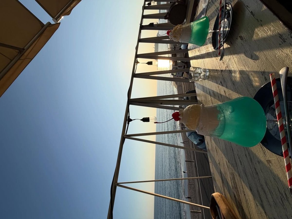 yursnho's tweet photo. Not waiting, just enjoying the view. https://t.co/YgzWpVaCYV