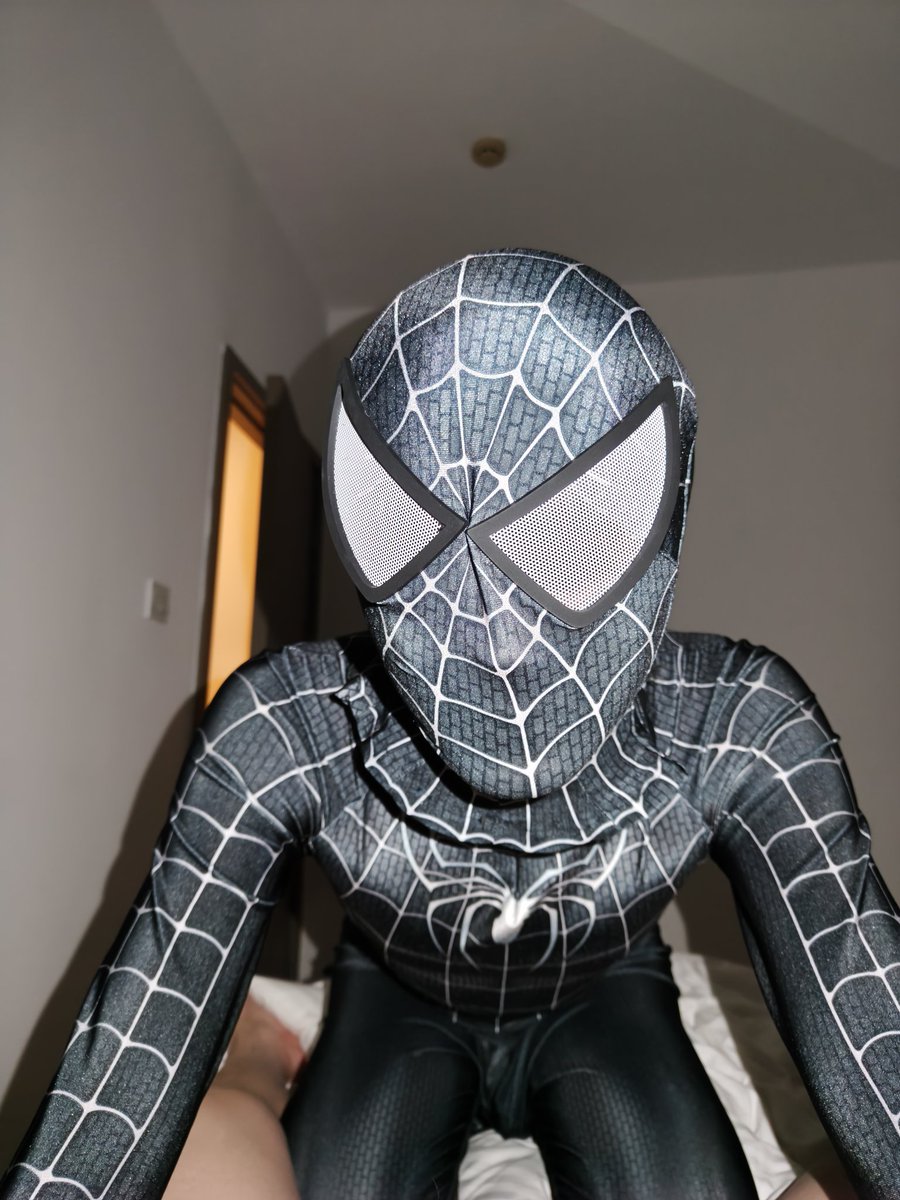 HughCii's tweet photo. 猜猜他想干嘛🕷️ https://t.co/KPUQ8Mx3Aj