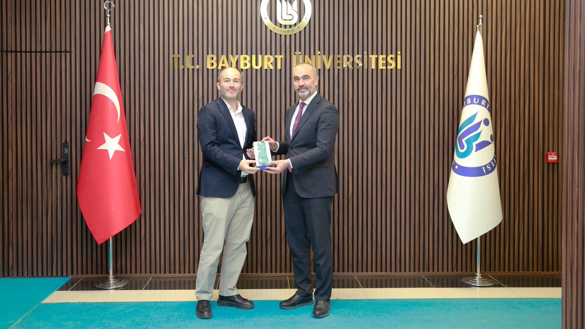 MutluTurkmen's tweet photo. TÜBİTAK 2237-A Projesi kapsamında gerçekleştirilen “Proje Fikrinden Patente: Bilginin Yolculuğu” başlıklı sunum ve eğitimleri için; Prof. Dr. Esra Çapanoğlu Güven, Prof. Dr. Enes Dertli, Prof. Dr. Hatice Funda Karbancıoğlu Güler, Doç. Dr. Hasan Cankurt, Öğr. Gör. Dr. Latife Çağla Çoklar ve Edip Deha Bilir’e teşekkür eder; proje koordinatörü Doç. Dr. Hümeyra İspirli’ye ve sürece katkılarından dolayı Teknoloji Transfer Ofisimize şükranlarımı sunarım.