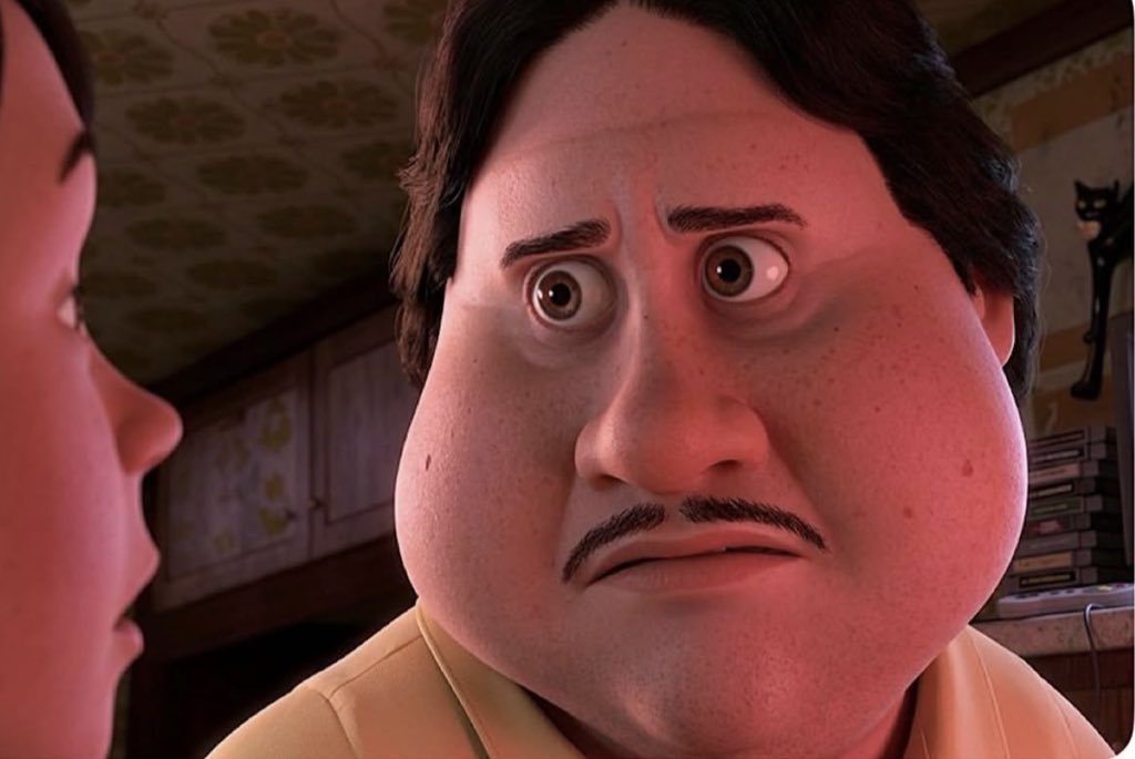 اون سيبى كه نبايد گاز بزنى tweet media