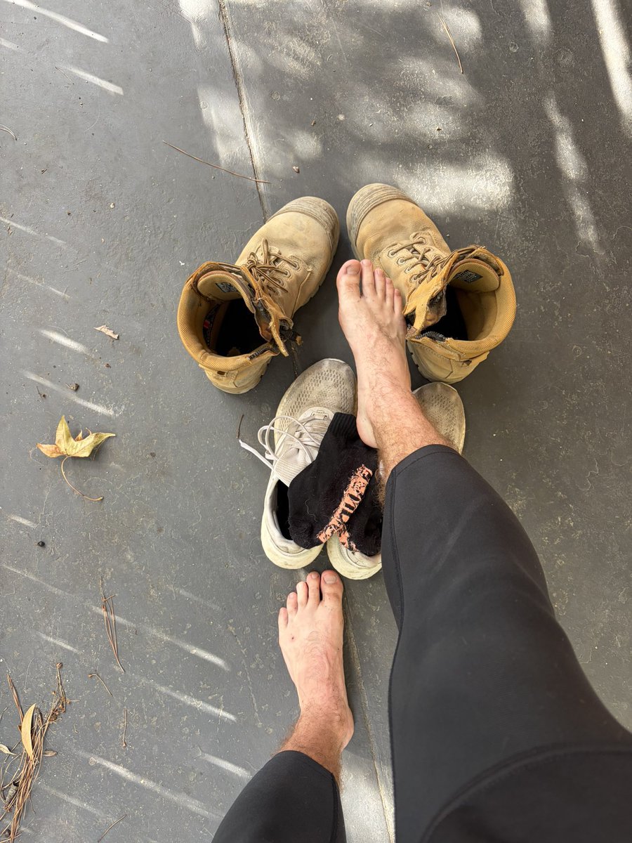 Feetlord12's tweet photo. Straight from work to running 10ks. You can only begin to imagine how amazing these feet smelled and dripped in sweat 👀 https://t.co/T4TFF5KJOu
