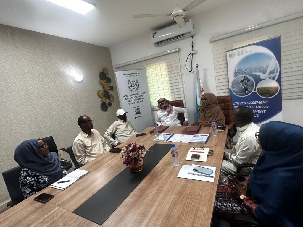 doingbusinessdj's tweet photo. Signature d’un accord pour créer un centre d’exploitation du bétail (400 ha), avec transformation de viande, cuir et laine.
Investissement de 10 millions $, plus de 400 emplois, au profit de Tadjourah et Obock. https://t.co/WU0z3vitt2