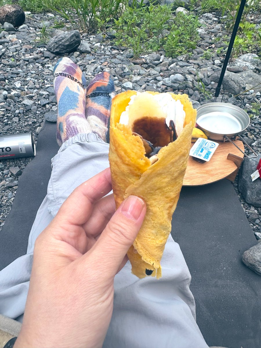 tadasanaaa's tweet photo. 好きなもの食べて焚き火を眺めながらぼんやり過ごして寝るだけなのにキャンプに行くと元気になるのすごい。

 #4月のキャンプを写真4枚で振り返る
#徒歩キャンプ https://t.co/EU4uTfX8w6