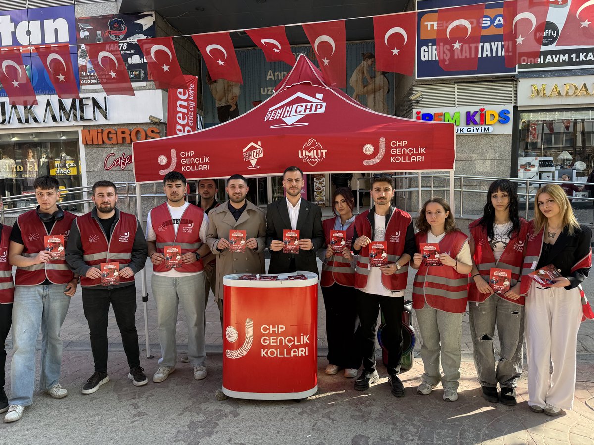 chpkarabukgk's tweet photo. Genel Başkanımız Özgür Özel’in, 3 Mayıs Pazar günü saat 14.00’te Albay Karaoğlanoğlu Caddesi’nde gerçekleşecek olan “Millet İradesine Sahip Çıkıyor” mitingimiz öncesinde, Genel Başkan Yardımcılarımız Oğulcan Çavuşoğlu ve Emre Er ile birlikte çalışmalarımızı sürdürüyoruz. https://t.co/y6uQBv5kI5