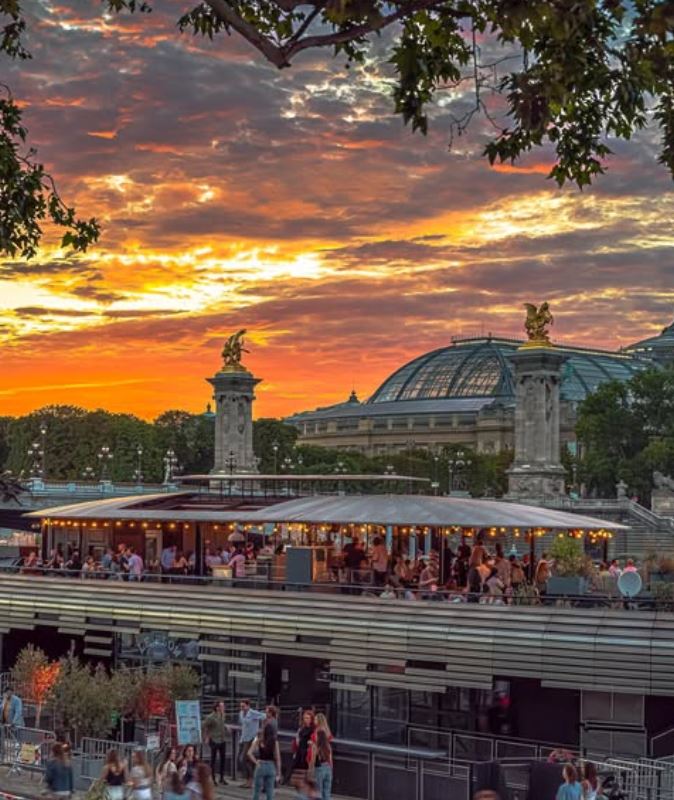 VIParis's tweet image. A warm summer evening...#ThrowbackThursday #Paris #Sunset #France #Architecture #Thursday #Travel #Parisjetaime 📸 colorsofsprings IG 💖💞