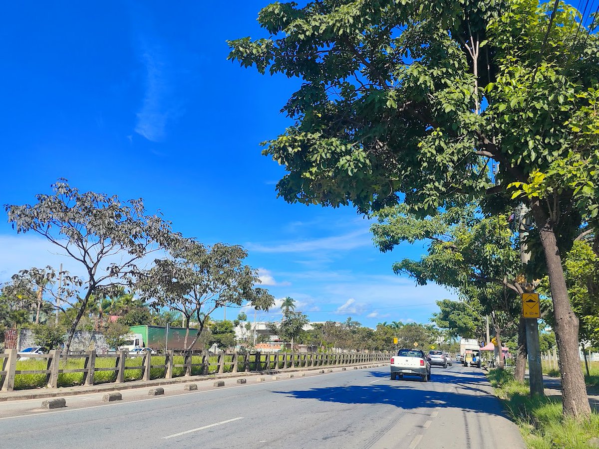 bom dia! mínimas entre 17 e 19°C na capital mineira, com esse céu! agora, 25°C.