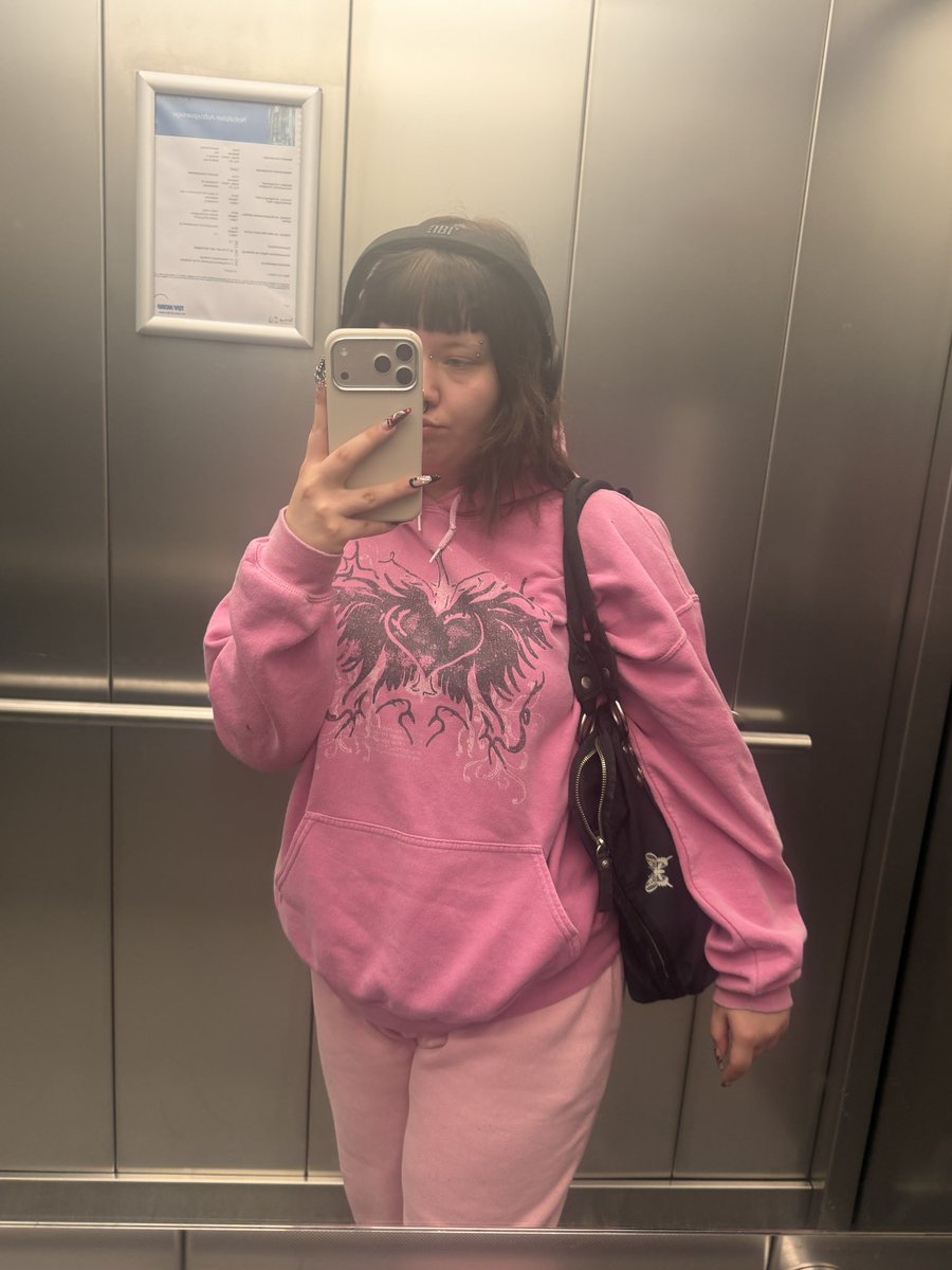 goettinleaa's tweet image. Geldherrin Lea will heute drainen. Wer meldet sich freiwillig als Geldautomat?

#findom #femdom #geldherrin #zahlsklave #geldsklave #herrin #financialdomination #paypig