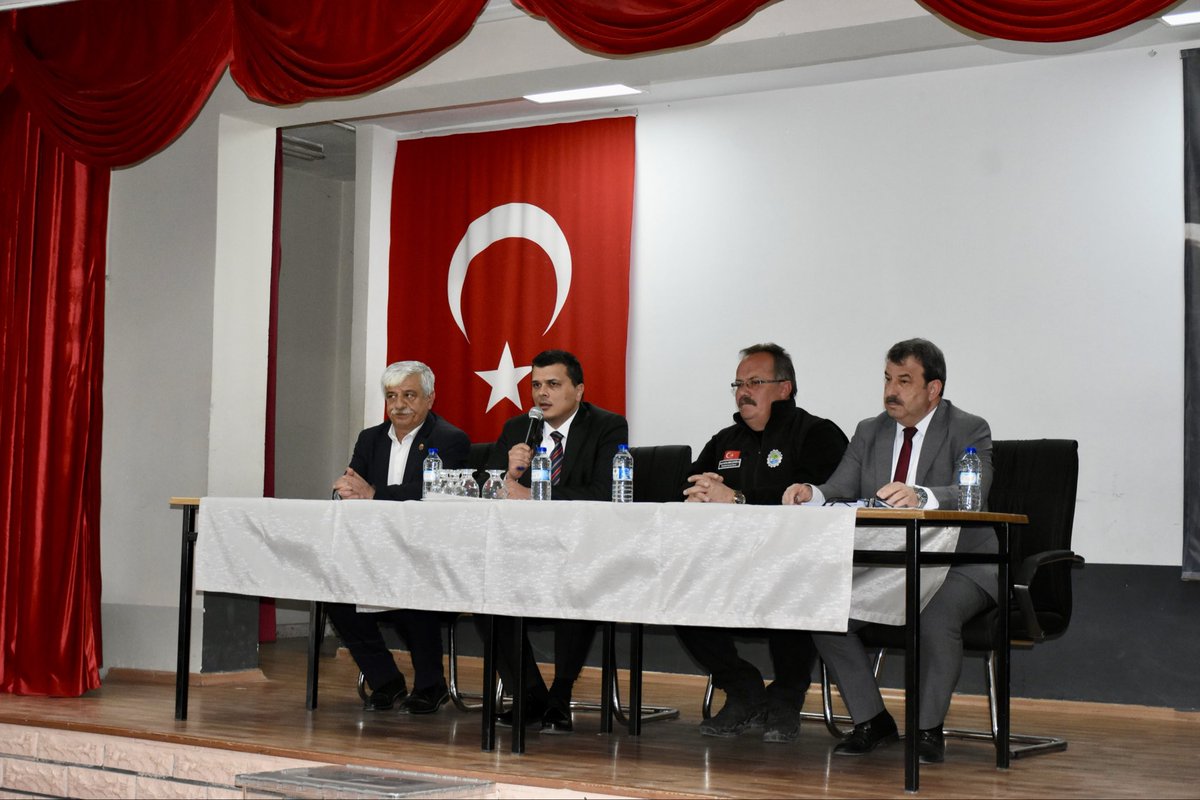 DevrekaniG's tweet photo. Köylere Hizmet Götürme Birliği 2026 Yılı Nisan Ayı 1. Olağan Toplantısı Gerçekleştirildi

Kaymakamımız Sayın Umut Pazarcı başkanlığında; İl Genel Meclis üyeleri ve kıymetli muhtarlarımızın katılımıyla Köylere Hizmet Götürme Birliği Nisan ayı olağan toplantısı gerçekleştirildi. https://t.co/oNw7T4e0Jl