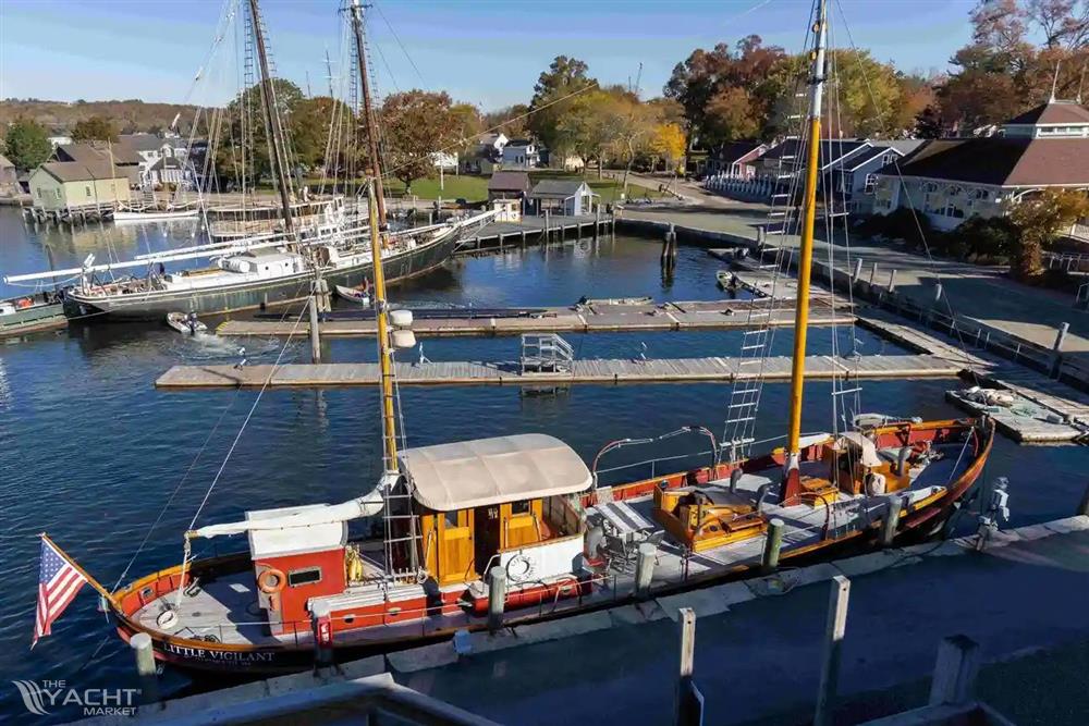 theyachtmarket's tweet image. Abeking &amp;amp; Rasmussen 71 for sale (1950) in Mystic, Connecticut, Connecticut, United States Price: $750,000. 

Discover more about this magnificent vessel: theyachtmarket.com/en/boats-for-s…

#buyboat #sellboat #yachting #boating #usedboats  #boten #classicyacht #boats #sailing #Connecticut
