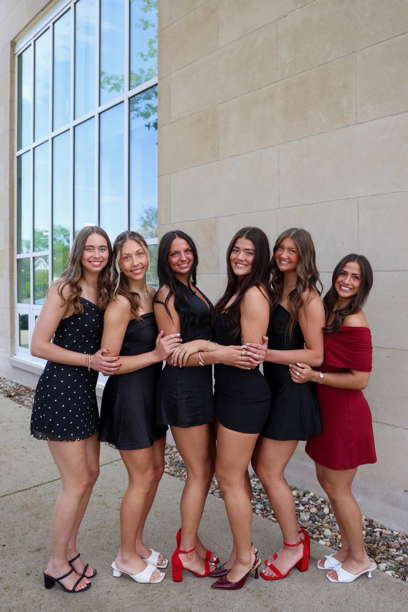 South Dakota Volleyball tweet media