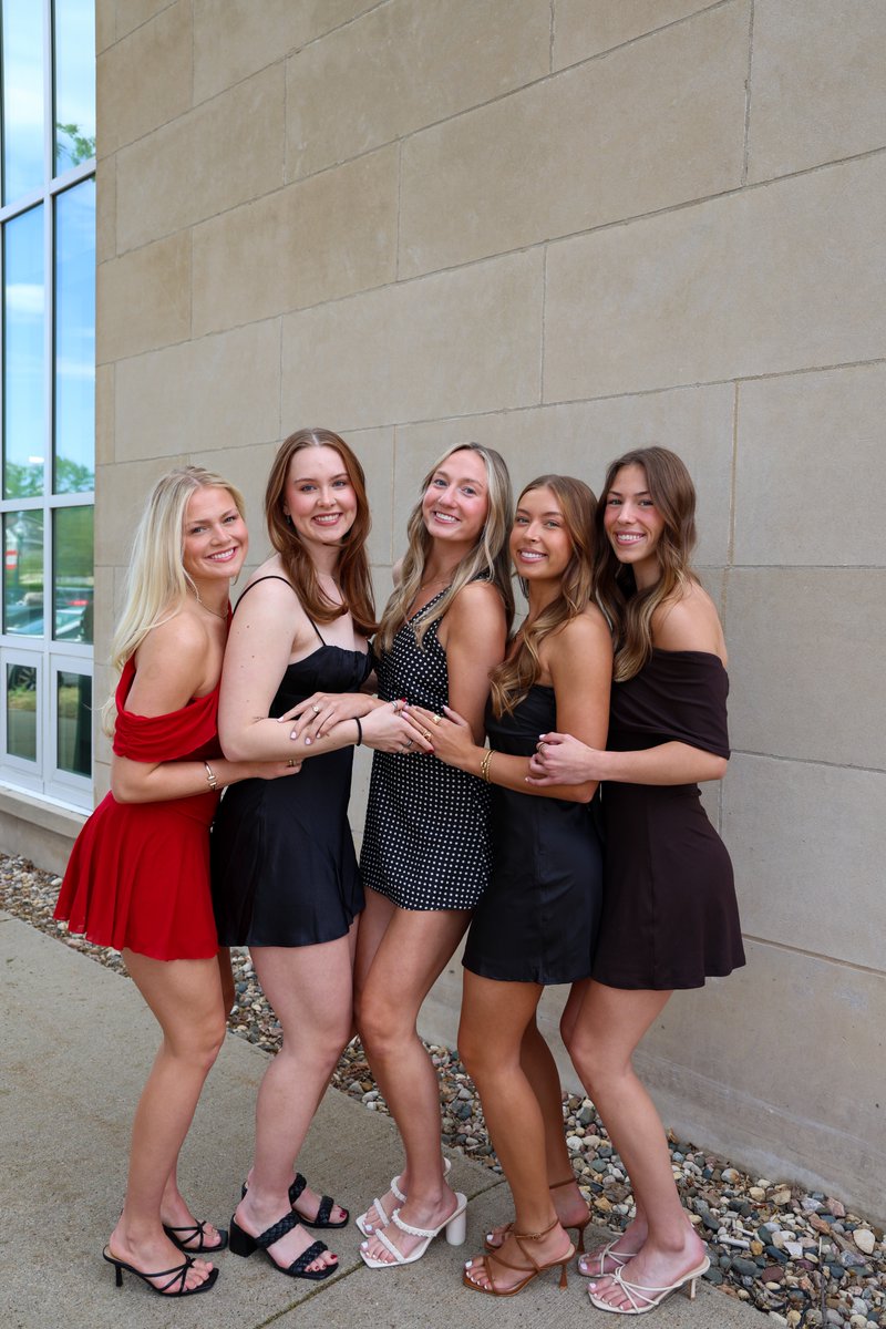 South Dakota Volleyball tweet media