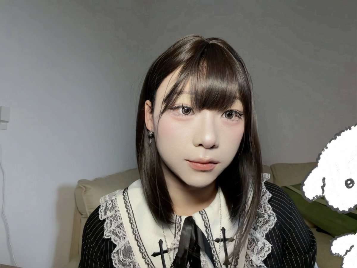 77xinyue77's tweet photo. 这一帧好看一点
#男娘 #自撮り https://t.co/oyaDahNK0e