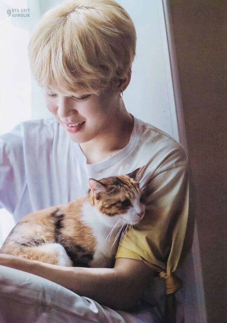 thefirehead31's tweet photo. @JmJkAreYouSure @orange_khunnoo nah, he’s disgusted by a piece of crap like that doesn’t respect the people that are beside him just being in a fantasy 💗💗💗💗 https://t.co/R9Q7pgNxNN