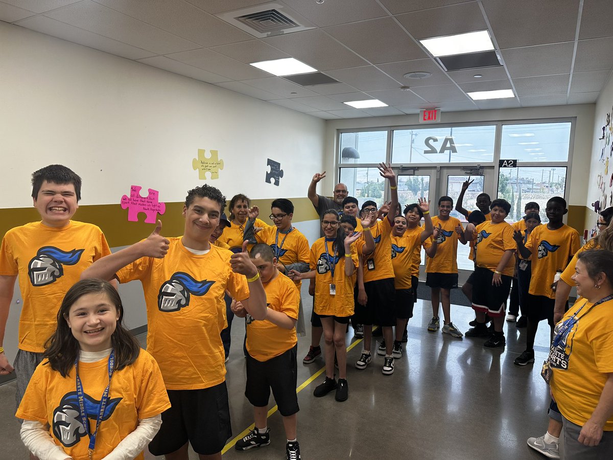 NuriRobles1's tweet photo. Knights are UNIDOS ready! Our athletes are ready to shine! #KnightNation #EPISD #ItStartsWithUs @ELPASO_ISD https://t.co/EbcjERNZZZ