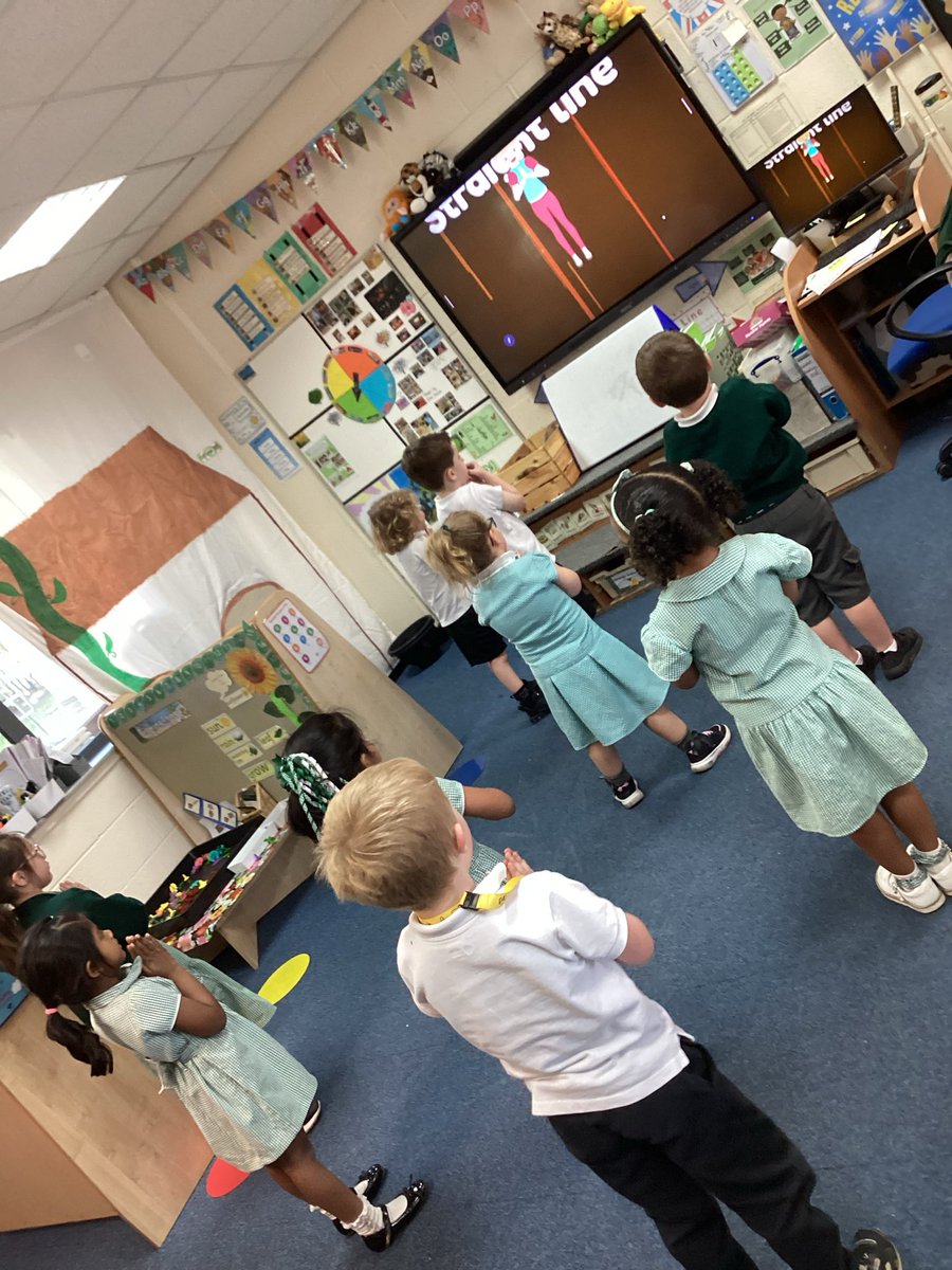 WellesbourneRec's tweet photo. Brilliant shape yoga before lunch time to unwind in RSR, Reception. We linked this to our maths and tried to make 2D shapes using our stretching and skills 🔴🔷🔺⭐️ @WellesbourneSch https://t.co/f0qKWNBnhE