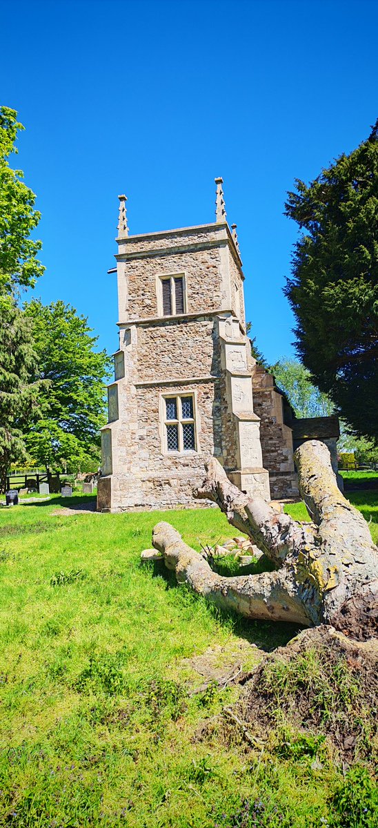MrGee27's tweet image. A very well hidden away church 😍🌞👌
Old grave stones used for the path #church_love 
#outdoors