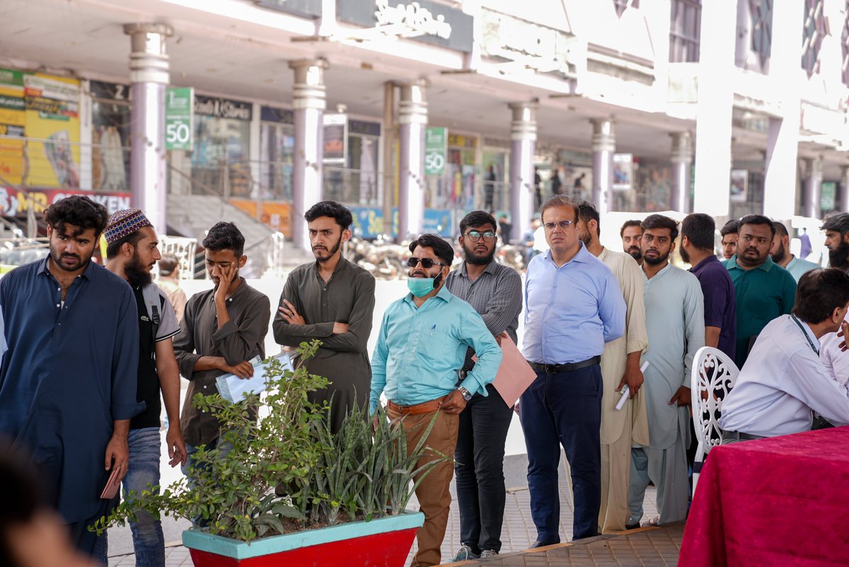 OfficialSwit's tweet image. Today, Saylani Welfare successfully organized a Job Fair at Millennium Mall, creating opportunities for countless job seekers.

From fresh graduates to experienced professionals, many individuals connected with employers and explored real career opportunities.

#JobFair #Jobs