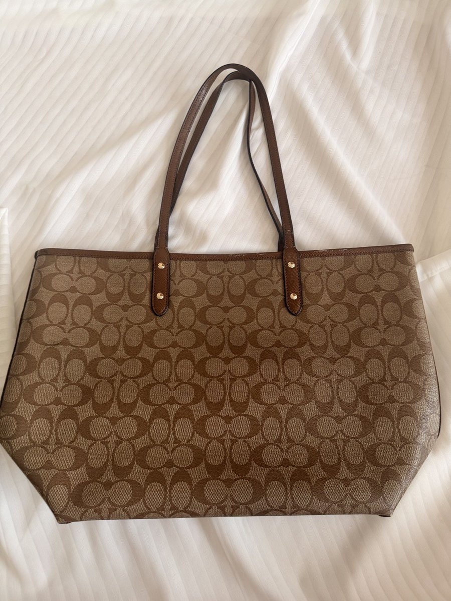 bags@2——— tweet media