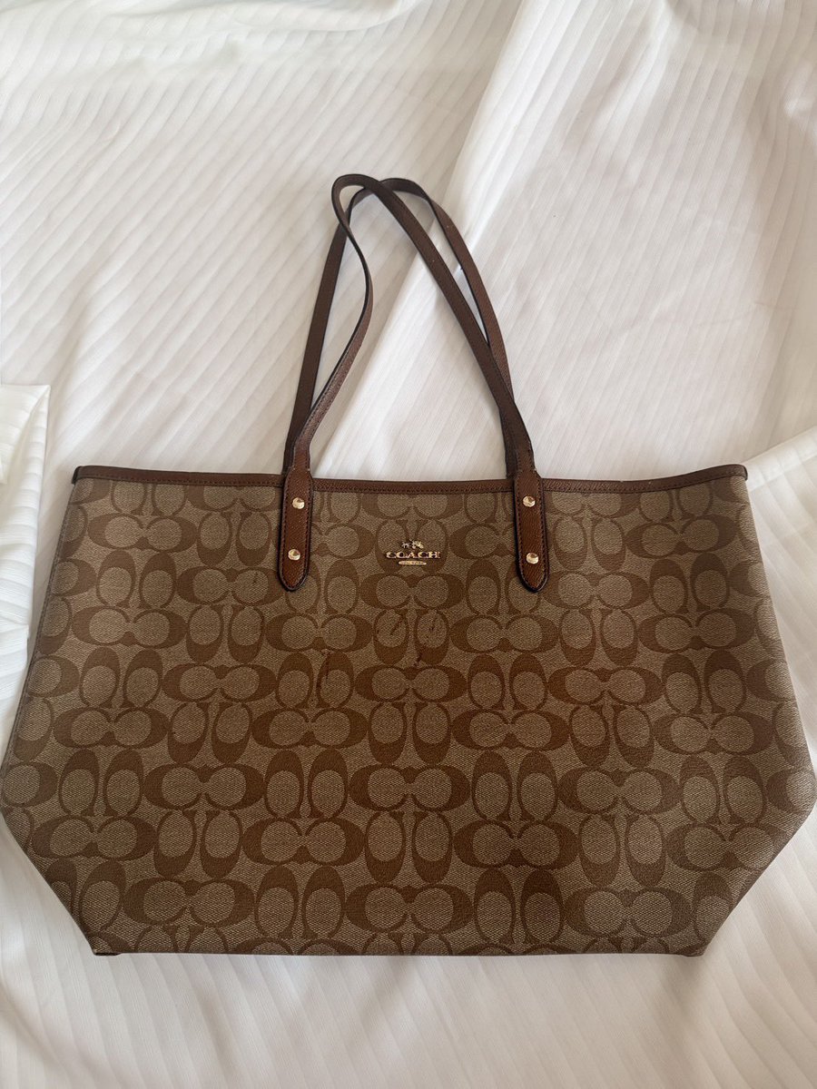 bags@2——— tweet media