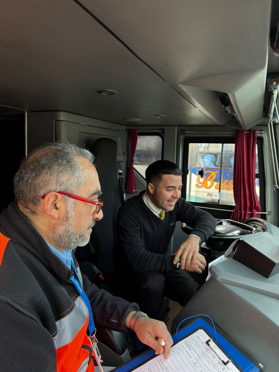 drtloslagos's tweet photo. 📍En #Castro equipo inspectivo de la #IPTCastro se encuentra desplegado en terminal de buses 🚌 realizando la ejecución del programa de fiscalización a transporte interurbano en la víspera de feriado irrenunciable del #1deMayo
Seguimos #trabajandoparaudsted https://t.co/6Asb0C25Ps