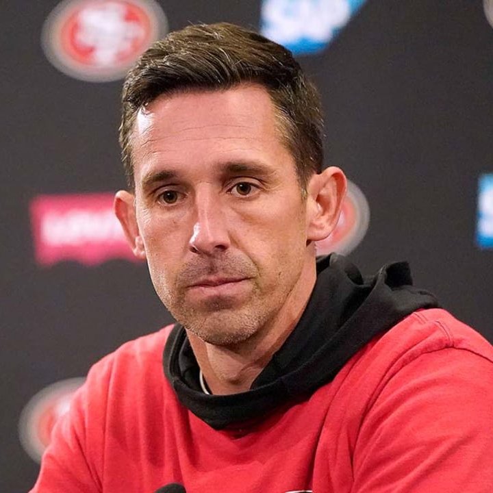ChuckFBass's tweet photo. You don't want your play caller to have aura.

You want him to look clinically depressed because his players keep fucking up his scheme. https://t.co/aMhUckCNjL