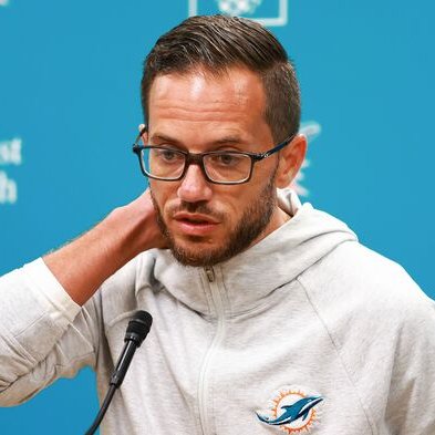 ChuckFBass's tweet photo. You don't want your play caller to have aura.

You want him to look clinically depressed because his players keep fucking up his scheme. https://t.co/aMhUckCNjL