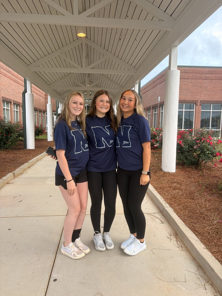 NPHSsoftball's tweet photo. A few of our girls spent the morning at the middle school getting students ready for testing https://t.co/F4tDjVNXH7